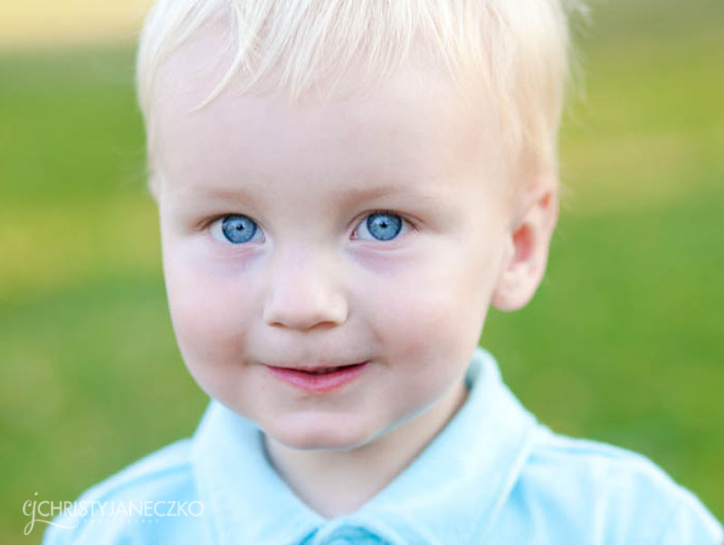 blue eyes child session