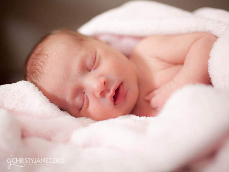 newborn photographer eau claire