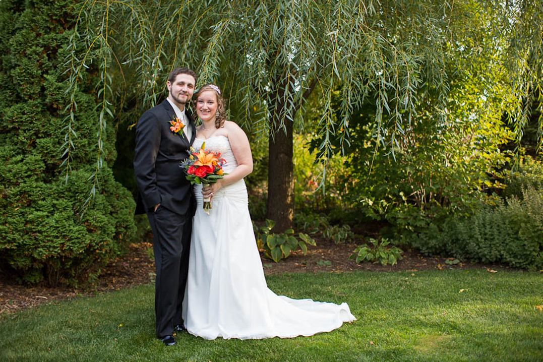 florian gardens eau claire wedding willow tree bride and groom