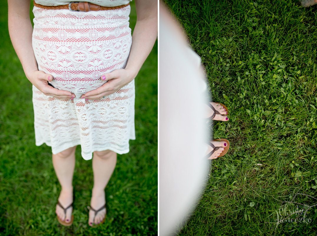 outdoor bloomer maternity session