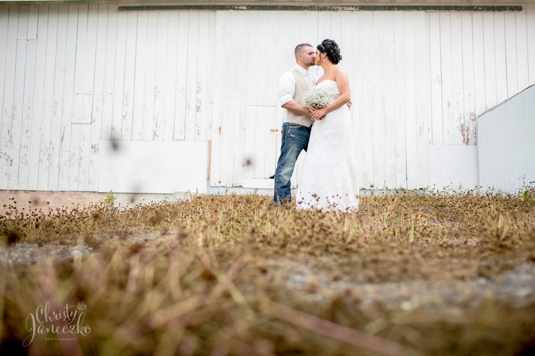 rustic eau claire hickory hills golf course wedding