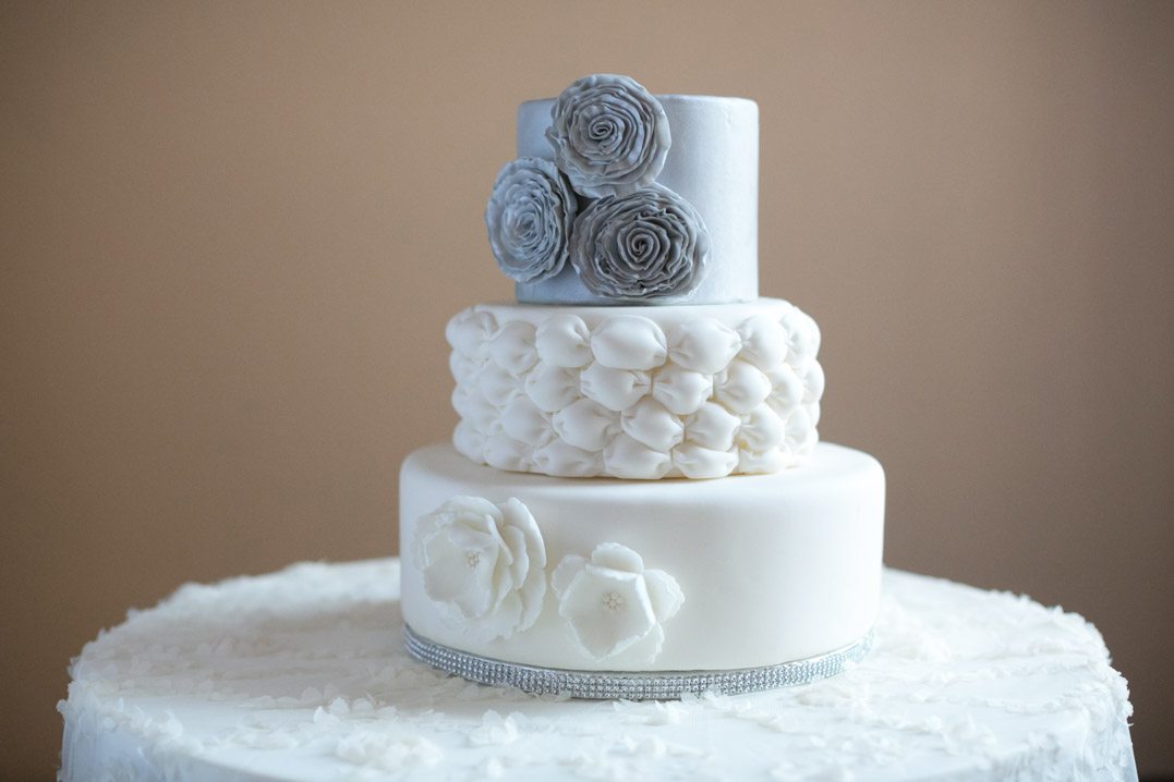 tips on choosing a wedding cake