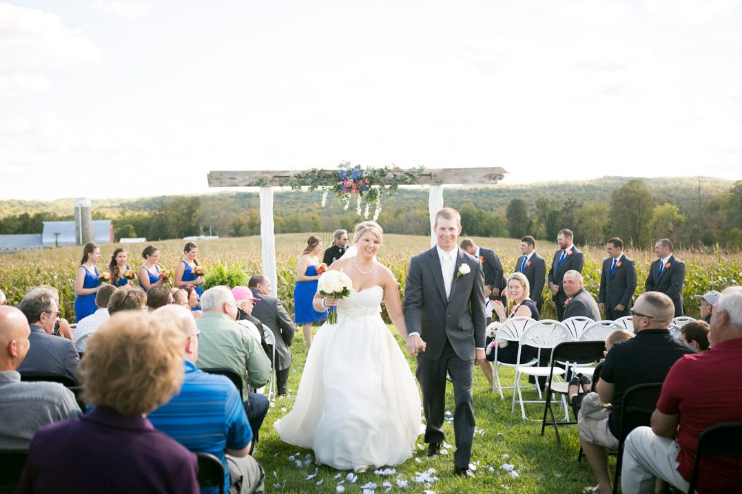 edgewood barn wedding in weyerhaeuser wi