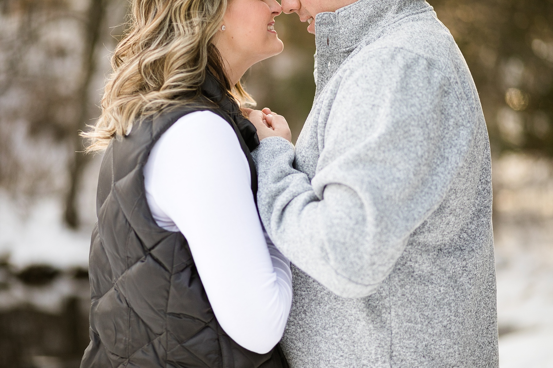 A little warm up made for the perfec Winter eau claire engagement photos for Nicole & Travis.