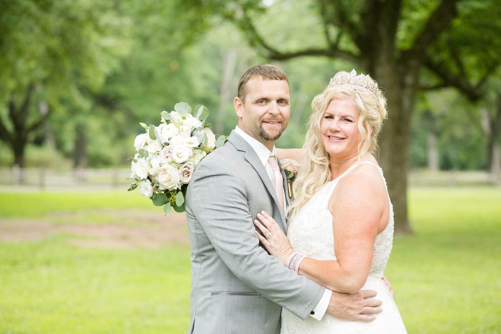 couples wedding photos at Irvine Park in Chippewa Falls